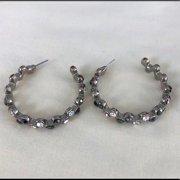 Costume hoop earrings - Picture 1 of 1